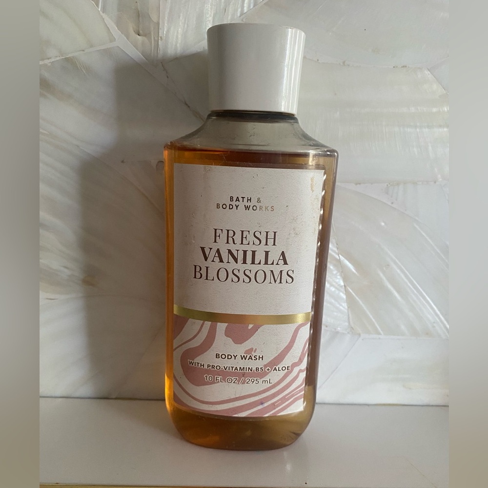 NEW Bath & Body Works Fresh Vanilla Blossoms Body Wash FULL SIZE